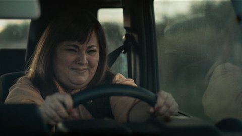 Nueva campaña de ISLA Buenos Aires por el lanzamiento de Elaion Auro de YPF