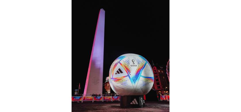5 yardas presentó la pelota del Mundial Qatar junto a adidas