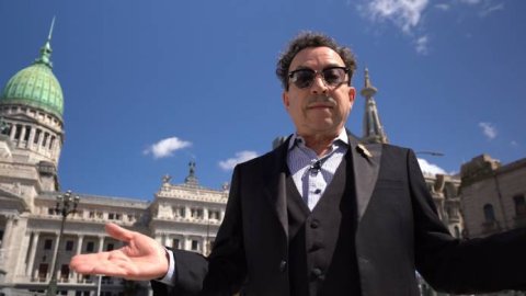 Canal (á) presenta la segunda temporada de “Ciudad de cúpulas” conducido por Aníbal Pachano
