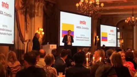 Colombia recibe premio internacional de comunicación comercial en Grecia