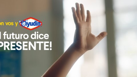 Room23 dice "Presente" en la nueva campaña para Ayudín y Clorox