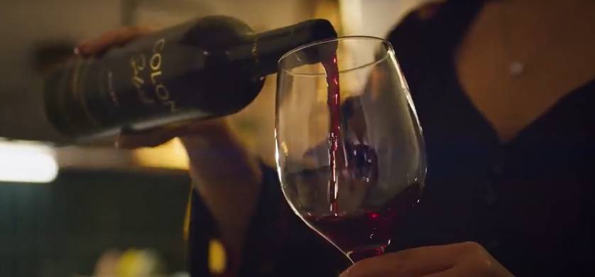 "Bodega de amigos", la nueva campaña de Lado C para Colón Selecto