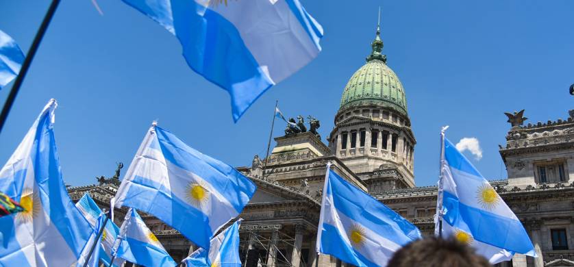 Planificación e indulgencia son las estrategias de los argentinos ante la crisis