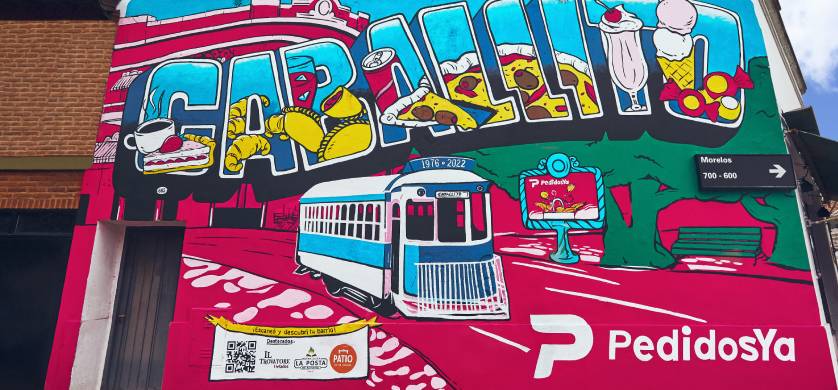 Acción de PedidosYa activando lo mejor de cada barrio con murales interactivos