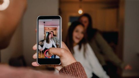 Redes Sociales y Tecnología 2022: qué consumen los adolescentes