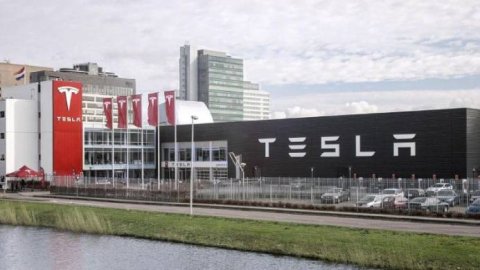 Kantar BrandZ Global 2022: TESLA lidera la categoría automóviles