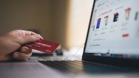 Millennials y Centennials realizarán el 70% de las compras de lujo para 2025