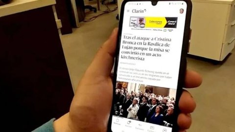 Clarín asegura que ya gana más dinero por suscripciones, lanza nueva APP y reorganiza la redacción