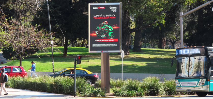 Publicidad Sarmiento suma dos nuevos totems digitales