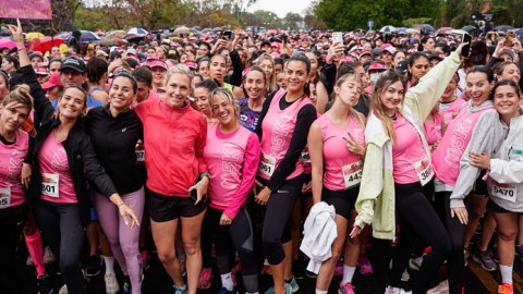 Bajo la lluvia, más de 9 mil mujeres corrieron la m5k de McDonald's