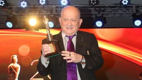 "Chiche" Gelblung se llevó el Martín Fierro de oro de cable 2021