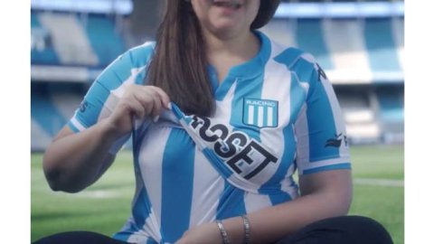 Racing y draftLine lanzan una camiseta de fútbol para personas lactantes