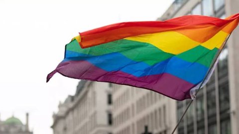 Semana del Orgullo LGBTQ+: la evolución en el uso del lenguaje en ficciones televisivas