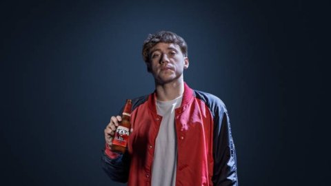 Budweiser y Paulo Londra presentan la canción de la Copa del Mundo