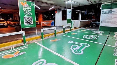 Schneider Electric instala cargadores para autos eléctricos en los principales centros comerciales de Argentina