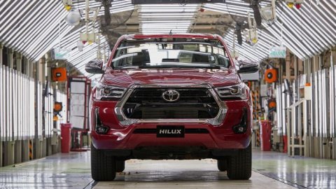 Toyota implementa un tercer turno y aumenta la capacidad de su planta en Zárate
