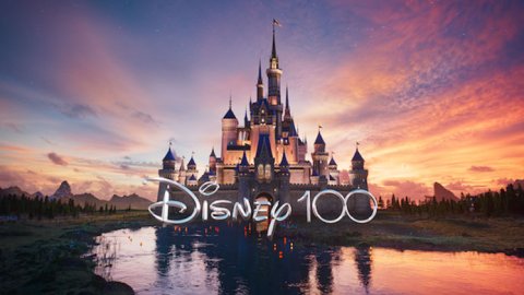 Disney presentó en el Super Bowl LVII un video celebrando los cien años de historia de la marca