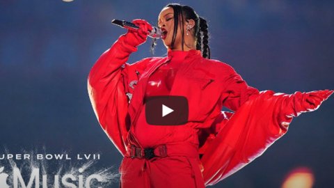 Rihanna es tendencia en YouTube y se acerca a los shows de medio tiempo más vistos