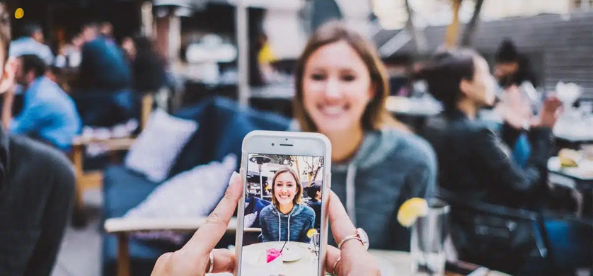 El impacto de los videos cortos en la era del consumo rápido