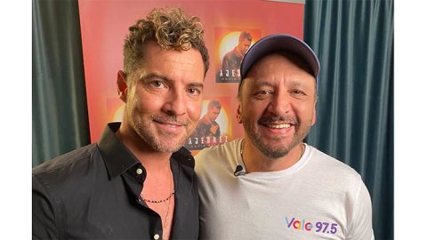 David Bisbal celebró sus 20 años de carrera junto a Vale 97.5