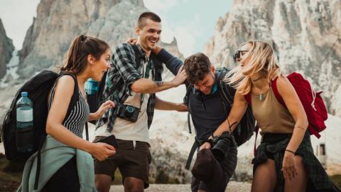 ¿Los argentinos tienen un millón de amigos a la hora de viajar?