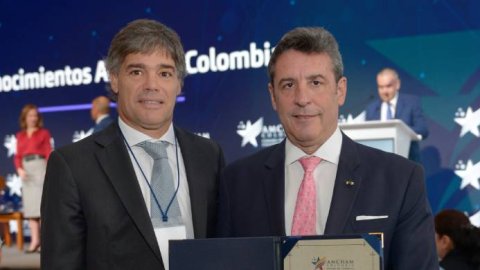 Cumbre académica de AmCham Colombia distinguió a Vrio Corp por su aporte a la educación en el país