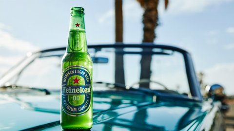 Heineken lanza su cerveza sin alcohol con una nueva campaña
