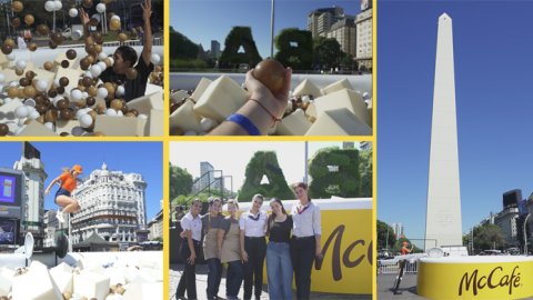 McCafé sorprendió con su espectacular vaso de café gigante en el Obelisco