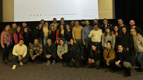 Dentsu afirma su compromiso en el cuidado del medio ambiente junto a Cascos Verdes