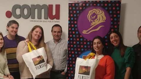 FilmSuez realizó un desayuno con la agencia .Comu