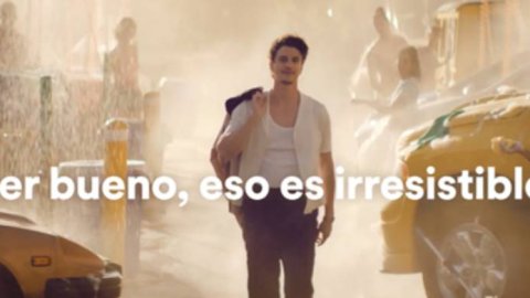 “Ser bueno es irresistible”, la campaña global de Bumble con el actor Adam DiMarco