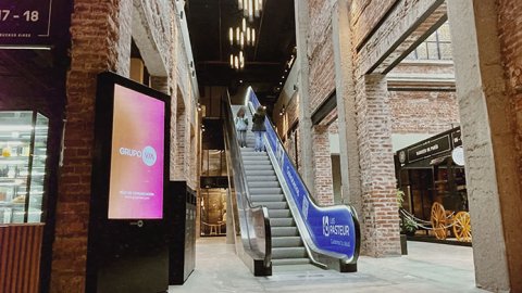 Grupo Vía suma a El Mercado de los Carruajes a su circuito DOOH indoor
