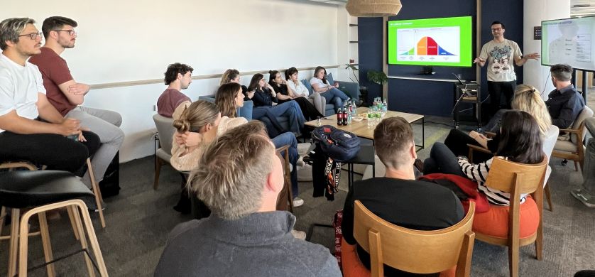 Hogarth Argentina lanza su workshop de IA junto a Coca-Cola