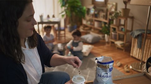 “Cada Nutrilon4 cuenta una historia”,  la nueva campaña de la marca, de la mano de Don