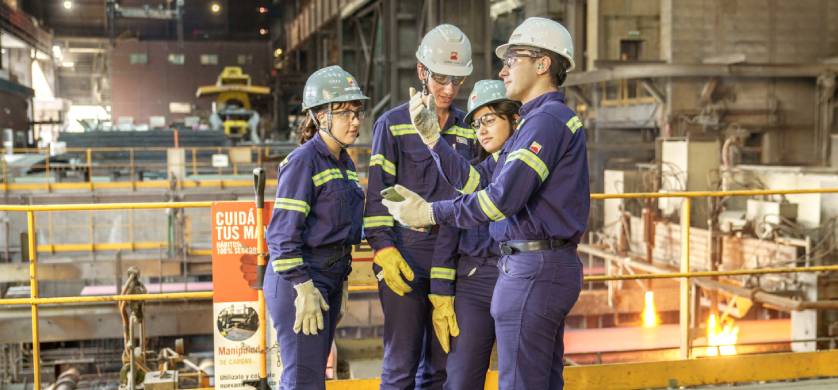 Grupo Techint recorre el país para incorporar a 400 jóvenes profesionales y pasantes