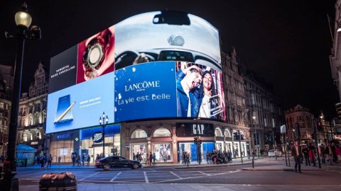Groovinads y Broadsign dan la bienvenida a los anuncios dinámicos en exteriores