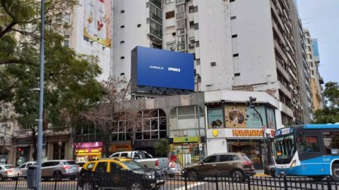 Girola y VPM presentan una nueva pantalla led en 9 de Julio y Santa Fe