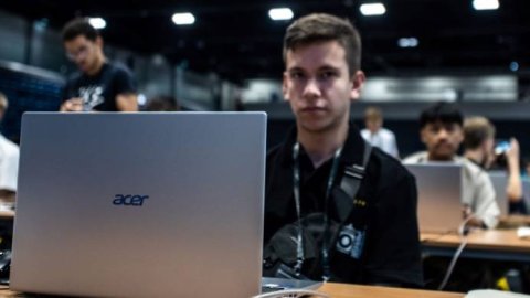 Acer empodera a jóvenes en la olimpiada internacional de informática 2023