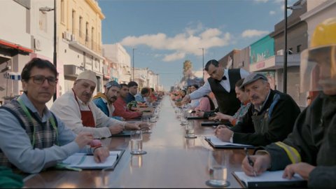 “Mesa de accionistas”, el nuevo comercial de La América para Banco Provincia