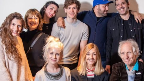 Comenzó el rodaje de "Familia de Diván", lo nuevo de Flow