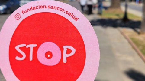 “Stop autoexaminate”, la campaña de Sancor Salud por el cáncer de mama