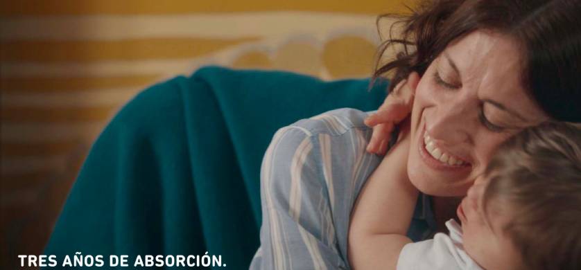 “Tres años de absorción”, la campaña de VMLY&R y Babysec por el Día de la Madre