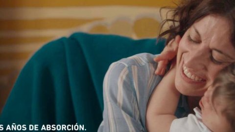 “Tres años de absorción”, la campaña de VMLY&R y Babysec por el Día de la Madre