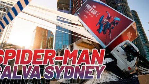 Spider-Man salva un camión en una increíble campaña de Marvel's Spider-Man 2 en Australia