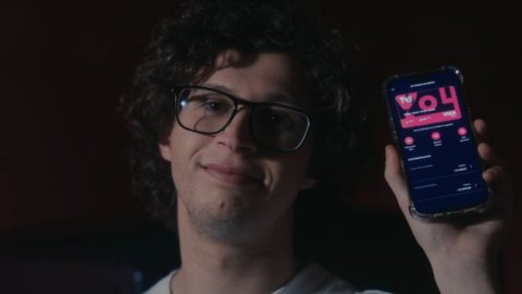“Se saca fácil”, lo nuevo de VMLY&R y FeelCo para YOY