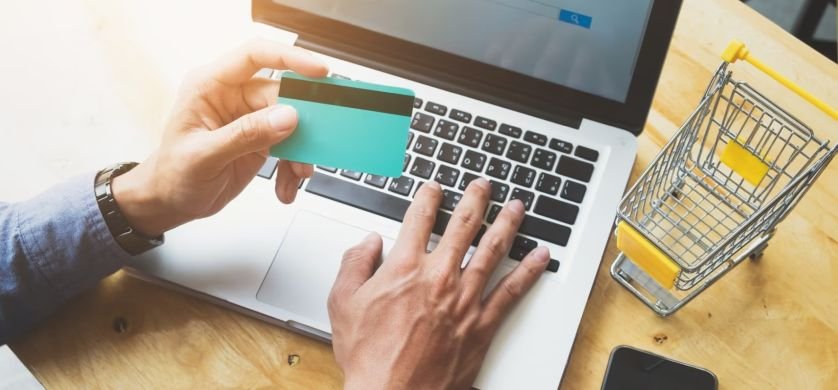 El 50% de los latinoamericanos realizan la mitad de todas sus compras en línea