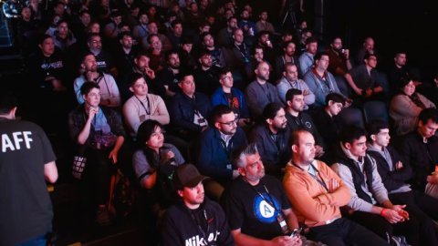 Nerdearla llega a Chile con más de 60 charlas y talleres gratuitos de tecnología