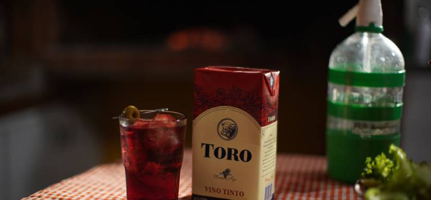 “Es simple, es vino”: la propuesta de Tetra Pak para disfrutar del verano