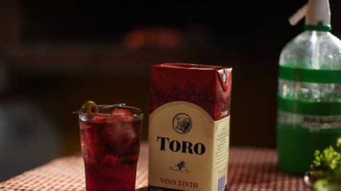 “Es simple, es vino”: la propuesta de Tetra Pak para disfrutar del verano