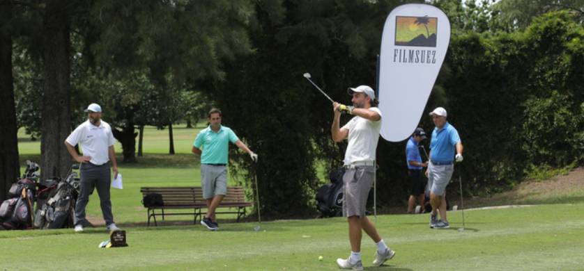 Film Suez cierra el año a puro golf